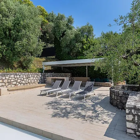 Mariavittoria Vila Gardone Riviera