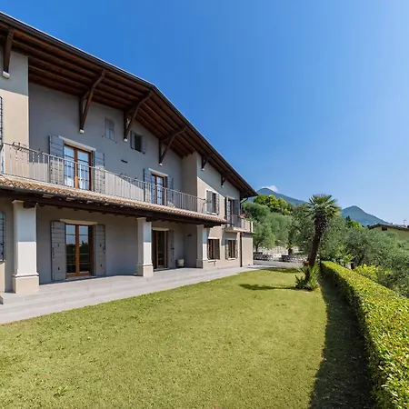 Mariavittoria Villa