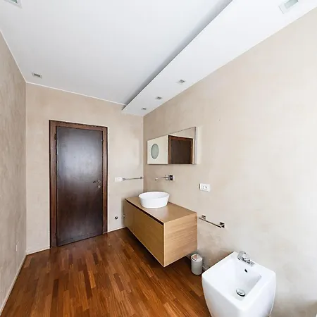 Mariavittoria Villa *